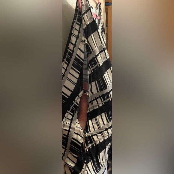 Women’s CROFT & Barrow Dressy Open Armed Top With Silver Buttons Plus size 1X - Picture 3 of 4